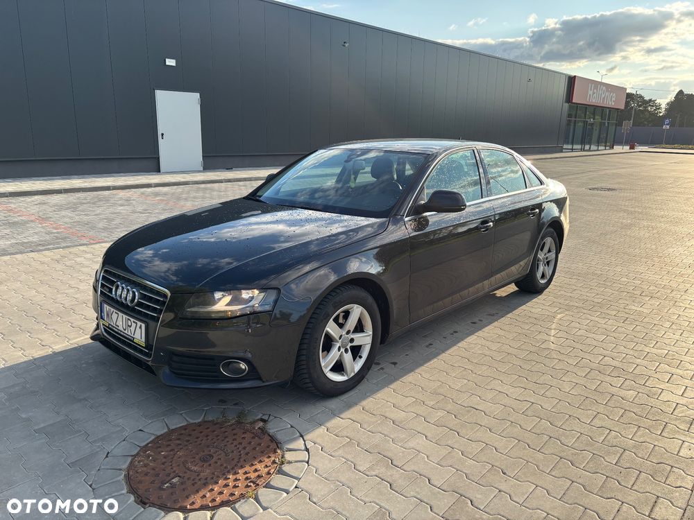 Audi A4 Limousine - 1