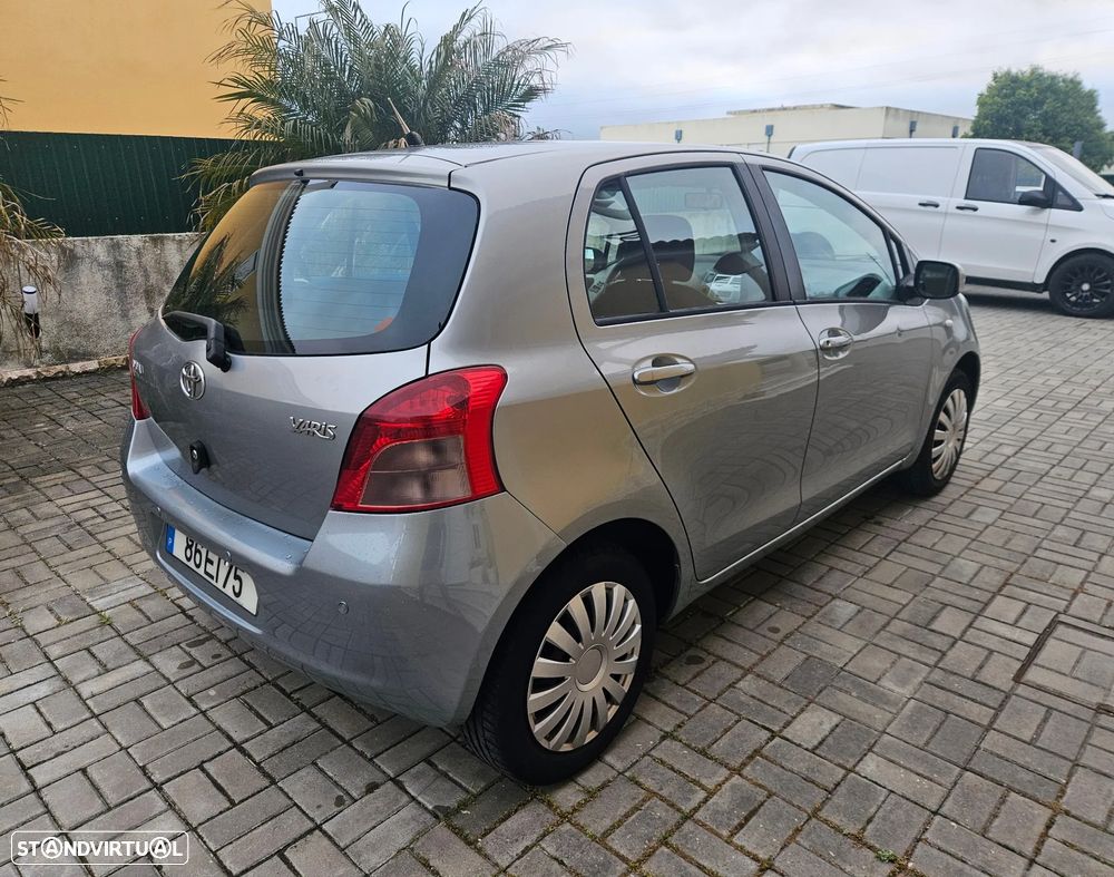 Toyota Yaris 1.0 VVT-i AC - 12