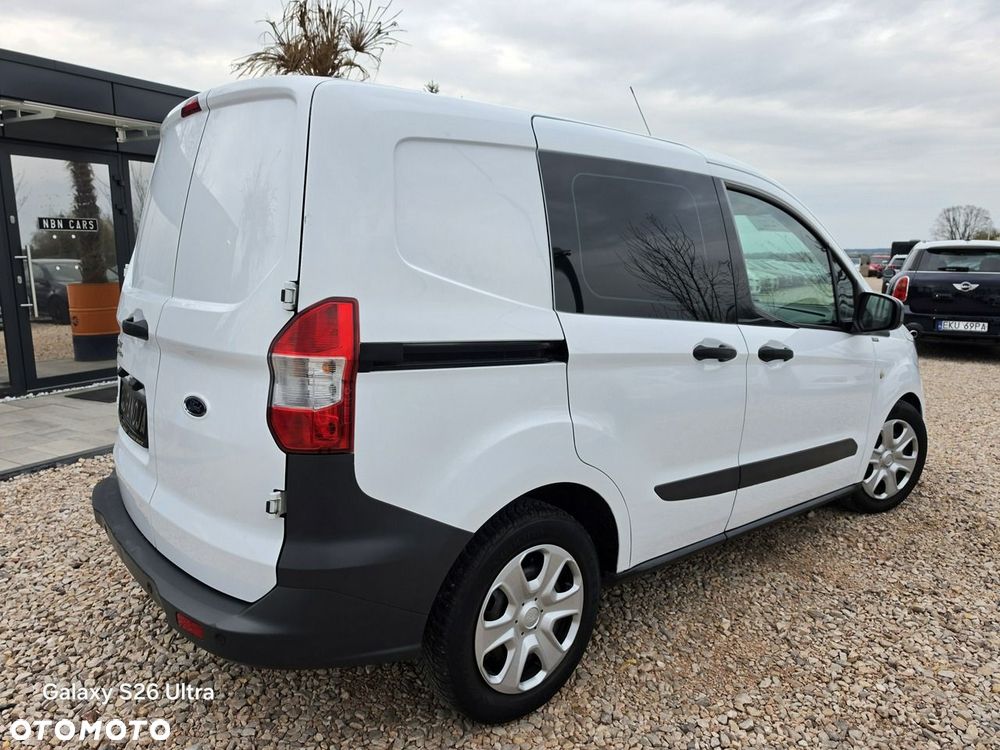Ford Transit Courier - 24