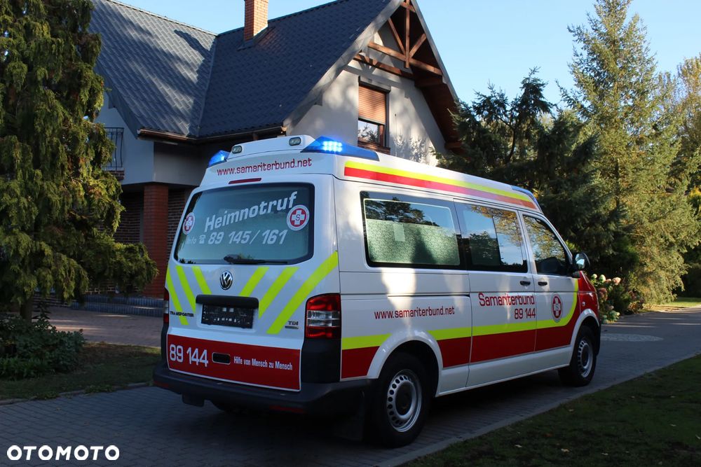 Volkswagen T5  AMBULANS KARETKA - 5