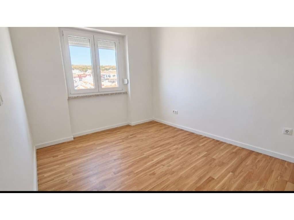 T1+1 Remodelado Amadora - Grande imagem: 2/15