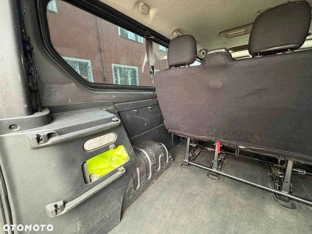 Renault Trafic - 16