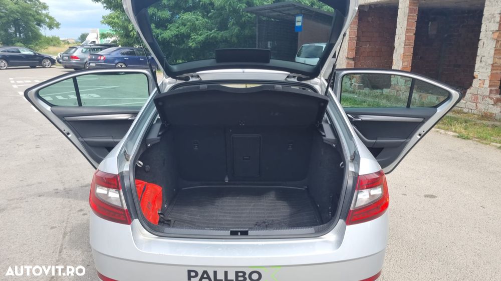 Skoda Octavia 1.6 TDI DSG Style - 13