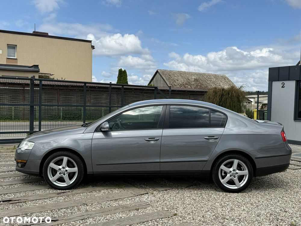 Volkswagen Passat - 17