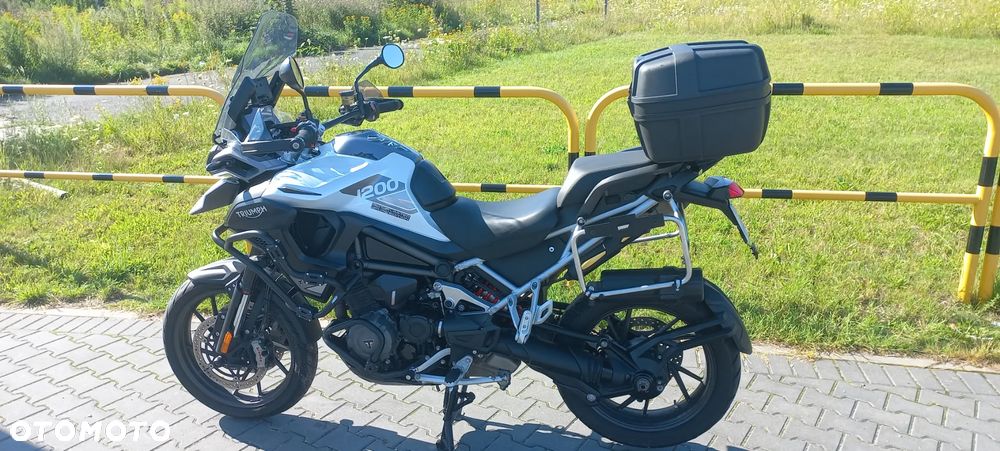 Triumph Tiger - 1