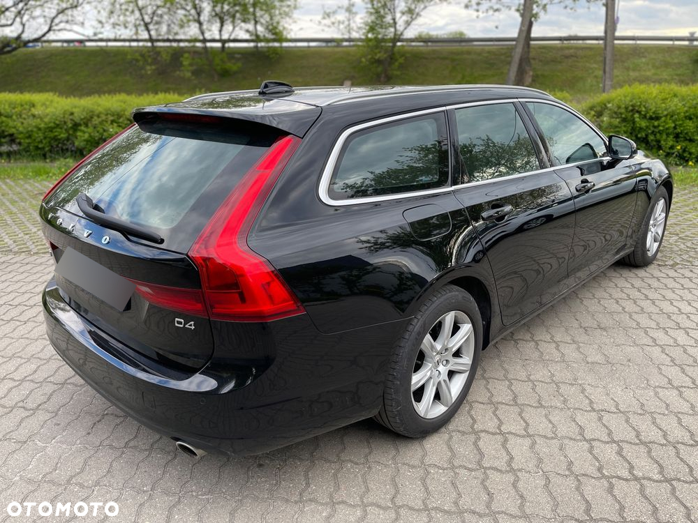 Volvo V90 D4 Momentum - 28