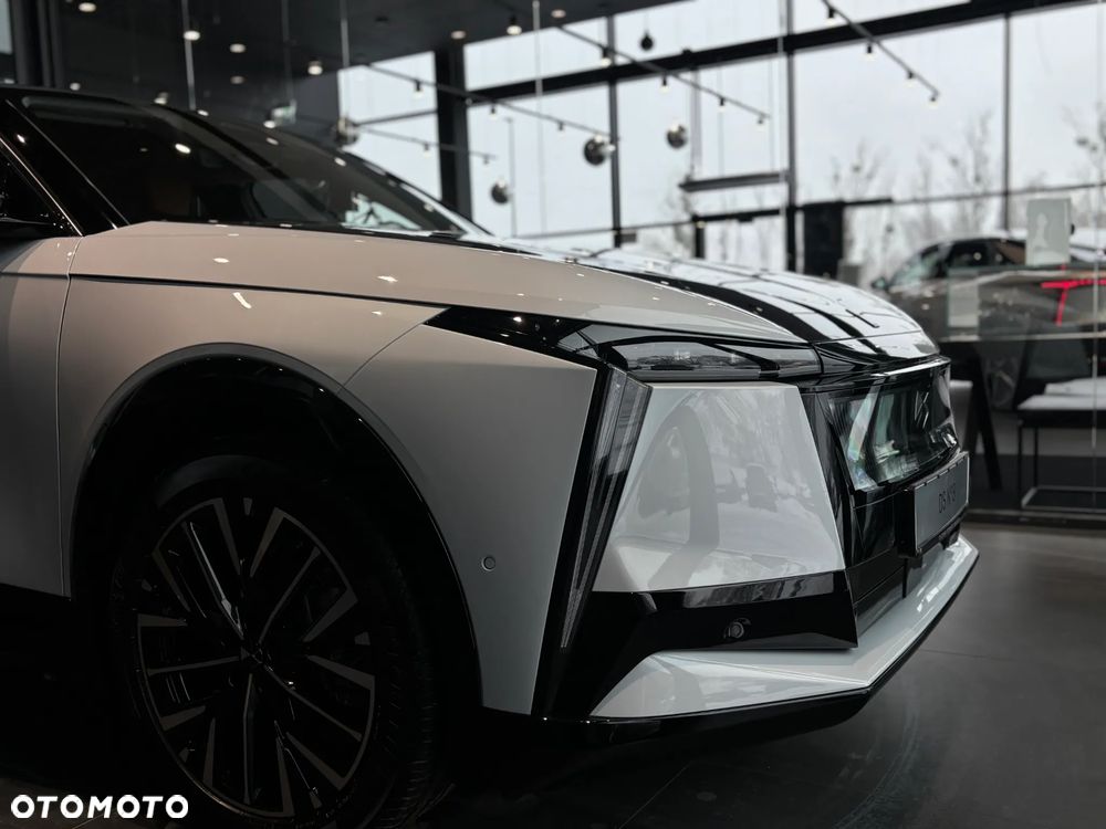 DS Automobiles N°8 - 11