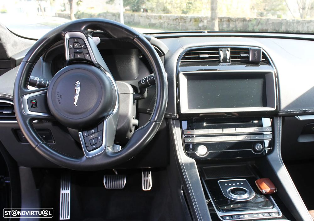 Jaguar F-Pace 3.0 TDV6 S AWD Aut. - 8