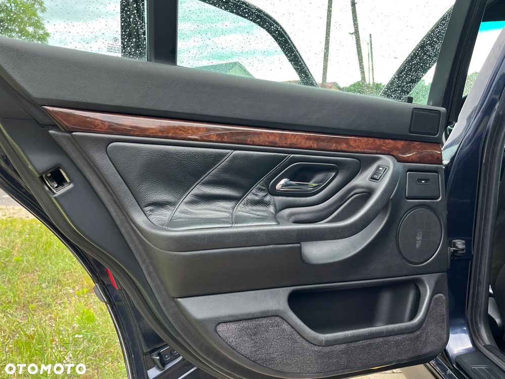 BMW Seria 7 - 21