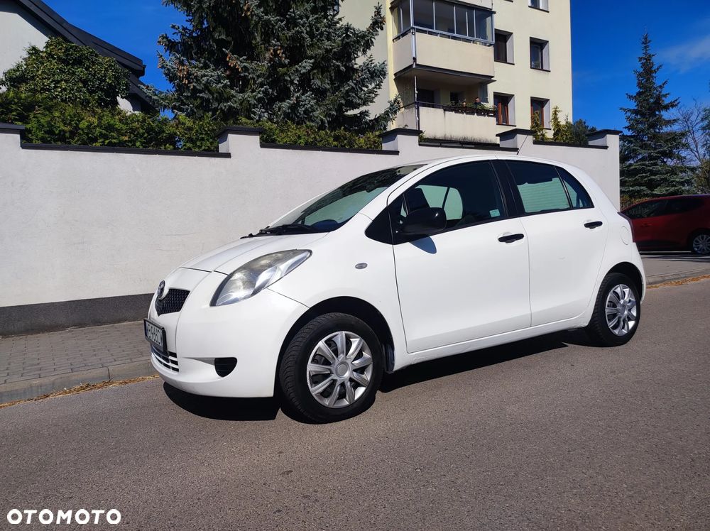 Toyota Yaris 1.0 Luna Start - 2