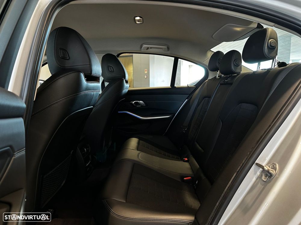 BMW 318 d Line Sport Auto - 31