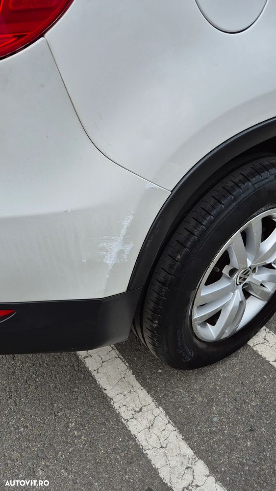 Volkswagen Tiguan 2.0 TDI DPF BlueMotion Technology Exclusive - 18