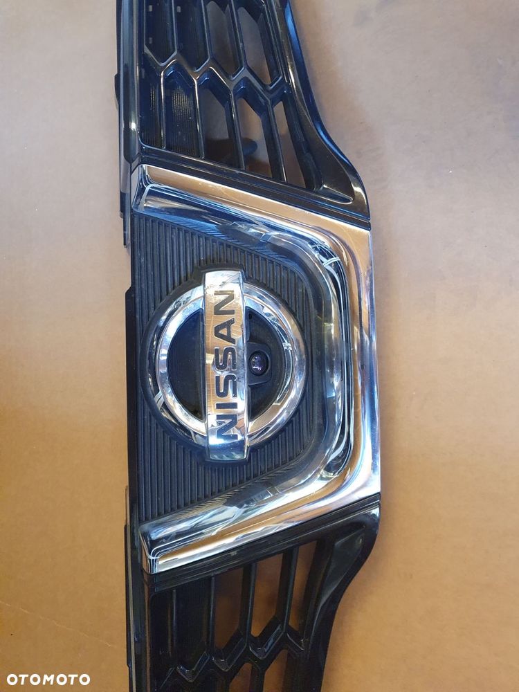 GRILL ATRAPA NISSAN QASHQAI J10 LIFT KAMERA - 2