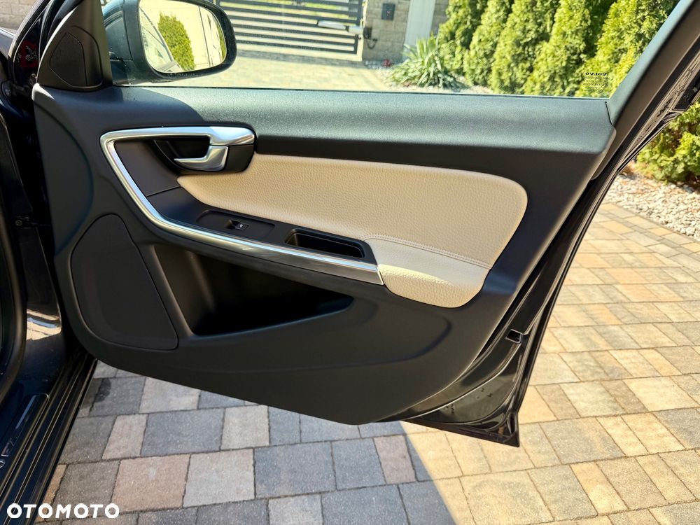 Volvo S60 2.0T Momentum - 14