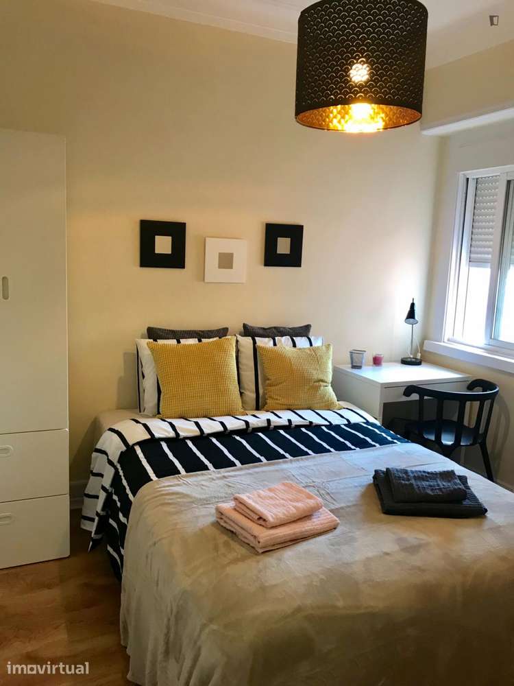 Quarto - localizado em Roma-Areeiro Lisbon - Grande imagem: 4/16