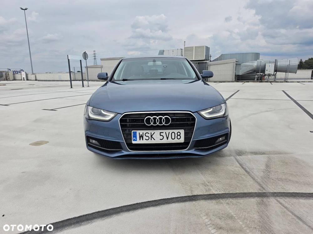 Audi A4 Limousine - 4