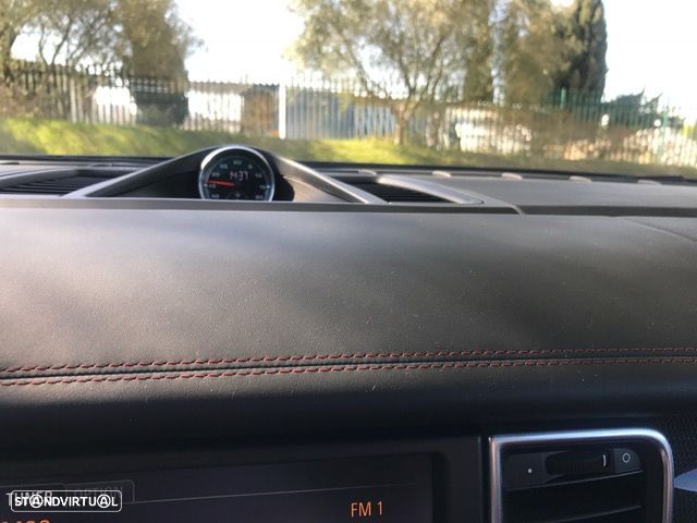 Porsche Panamera Turbo PDK - 23