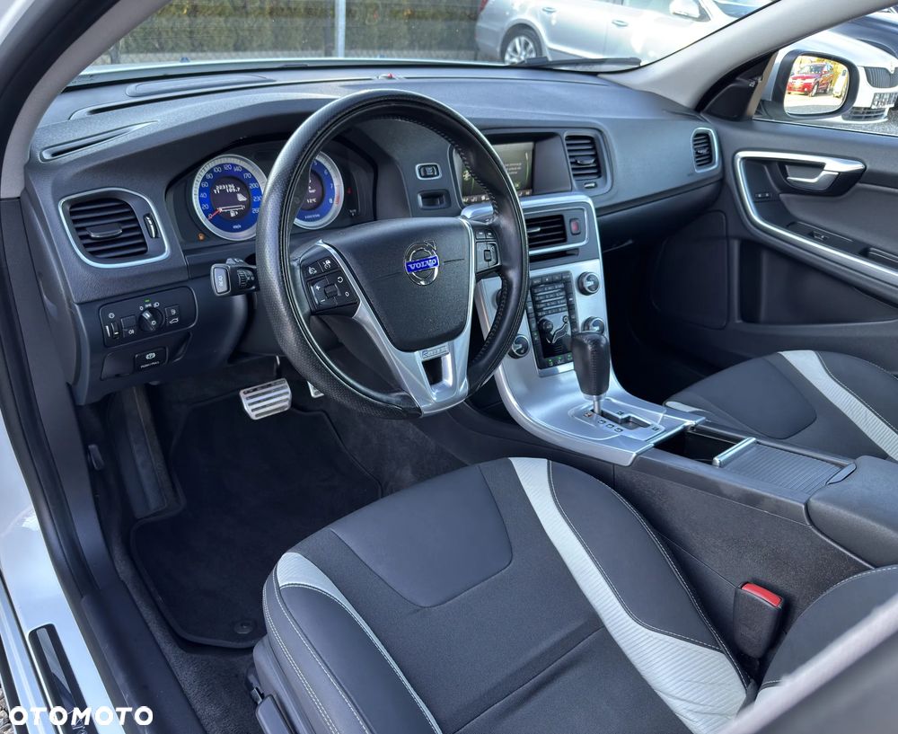 Volvo V60 T5 Geartronic Powershift RDesign - 15