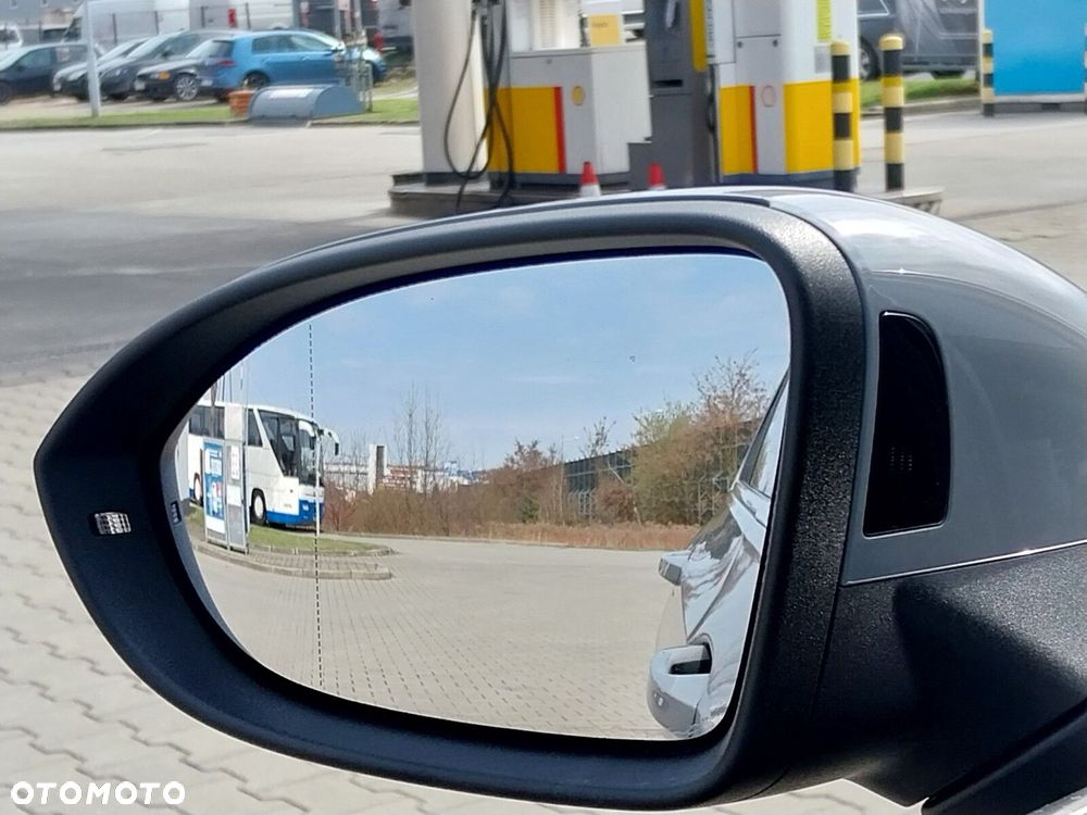 Volkswagen Golf - 16