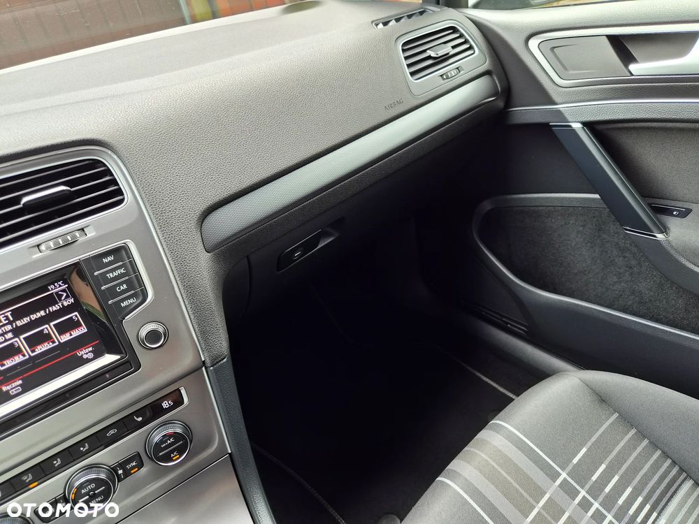 Volkswagen Golf 1.4 TSI BMT Highline - 16