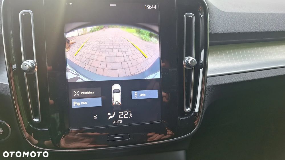 Volvo XC 40 T3 Momentum - 9