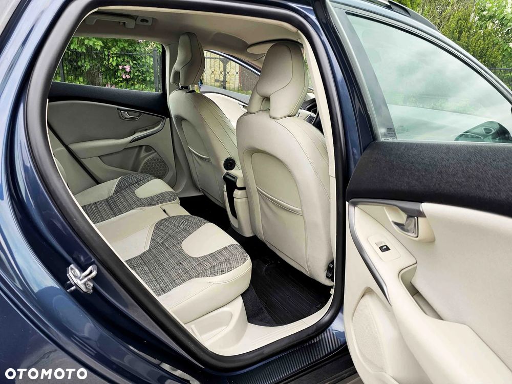 Volvo V40 Cross Country D2 Pro - 24