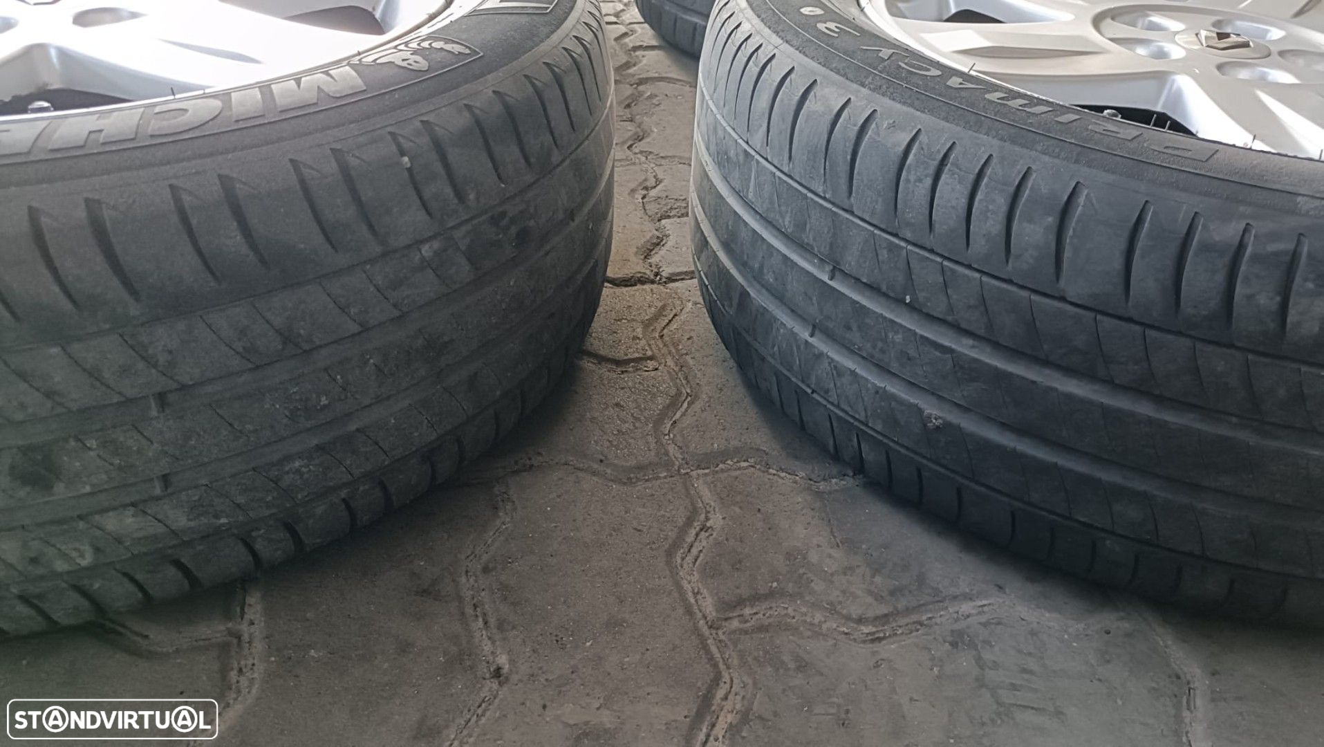 Jantes Renault R17 com pneus 225/55 furação 5x108 ET50 - 6