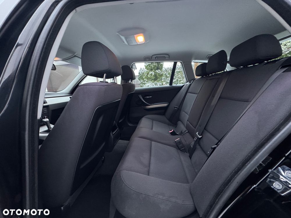 BMW Seria 3 318i Edition Lifestyle - 29