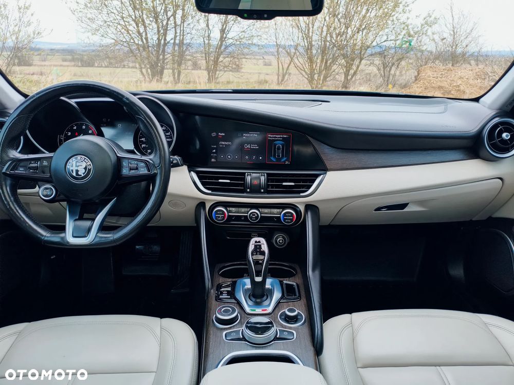 Alfa Romeo Giulia 2.0 Turbo TI Q4 - 19