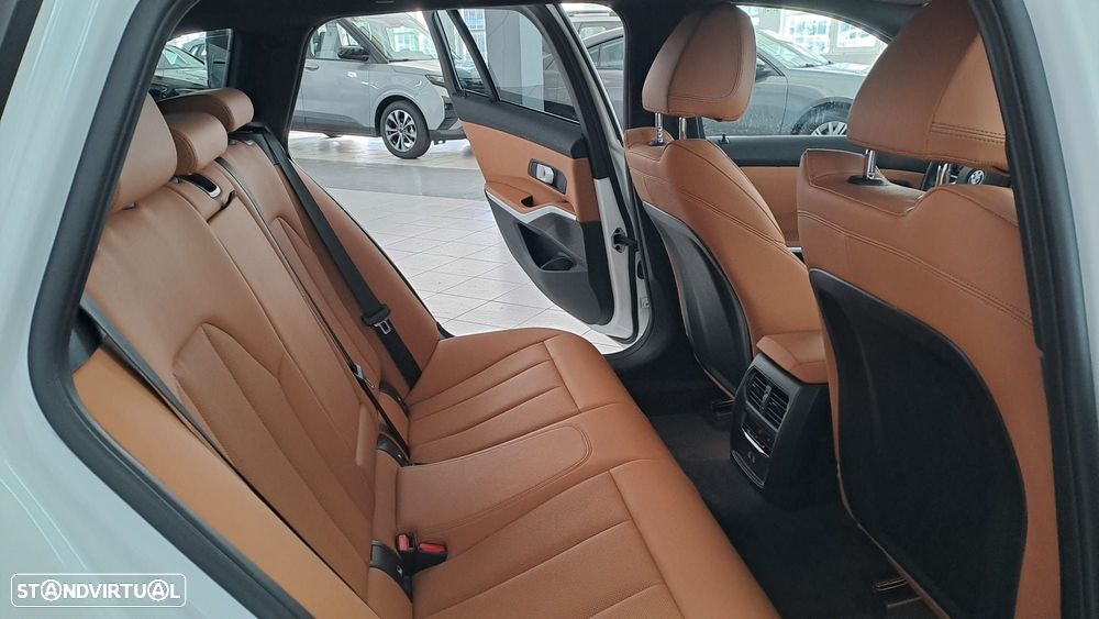 BMW 320 e Touring Pack Desportivo M Auto - 21