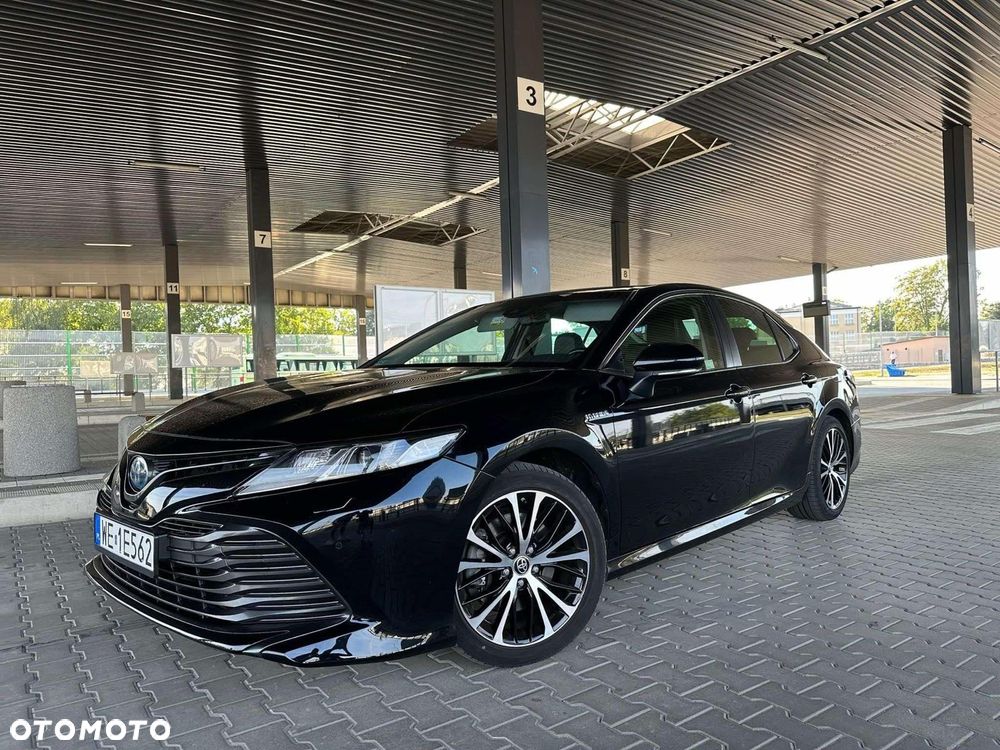 Toyota Camry - 2