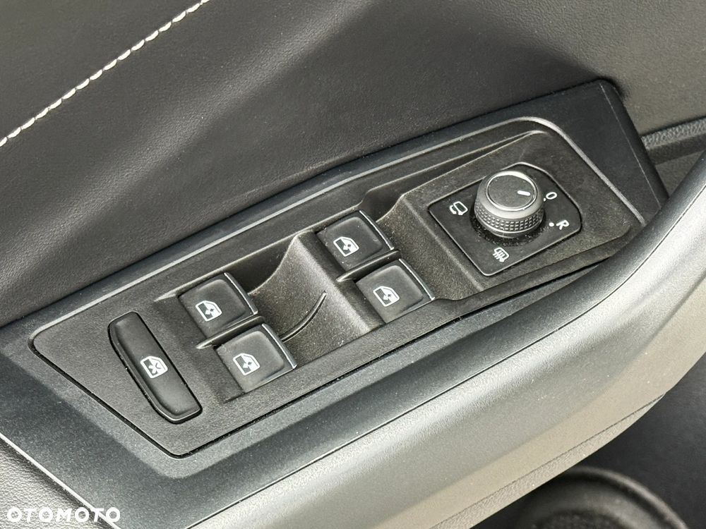 Volkswagen T-Roc 1.5 TSI Style DSG - 25