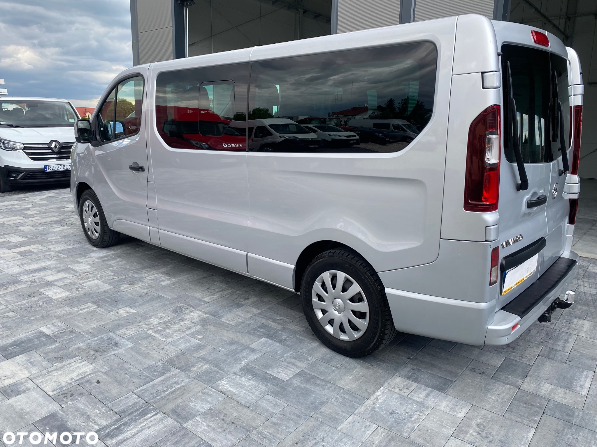 Opel Vivaro L2H1 2,9t Essentia Business - 9
