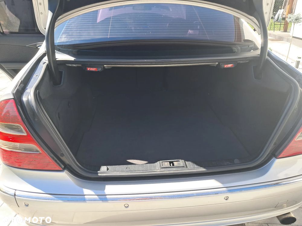 Mercedes-Benz Klasa E 320 CDI Avantgarde - 11