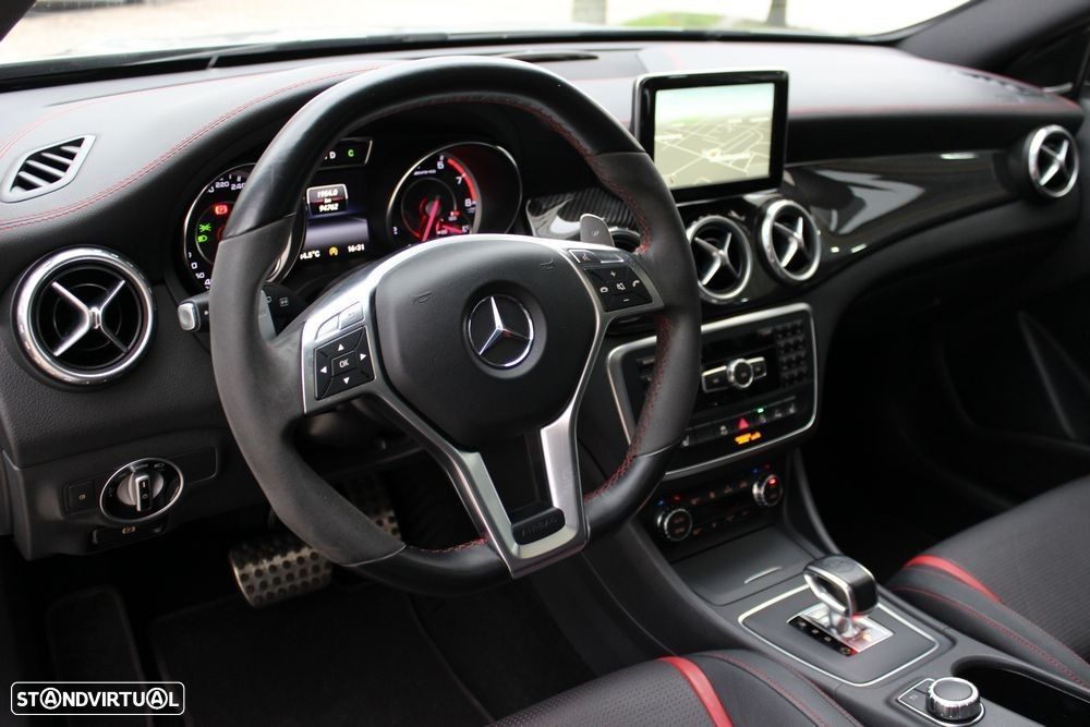 Mercedes-Benz GLA 45 AMG 4-Matic - 15