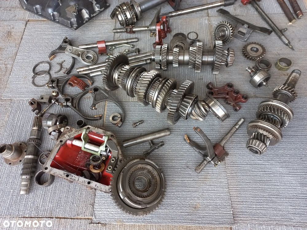 Części Deutz Agroprima,Agroxstra,Agrostar DX 4.31,4.51,4.30,4.50,4.61,4.68,4.71,4.78,wałek,koło zębate,synchronizator,obudowa,skrzynia biegów 4387322,przystawka napędu,atak,pompa,kabina,most,zwolnica,podnosnik - 9