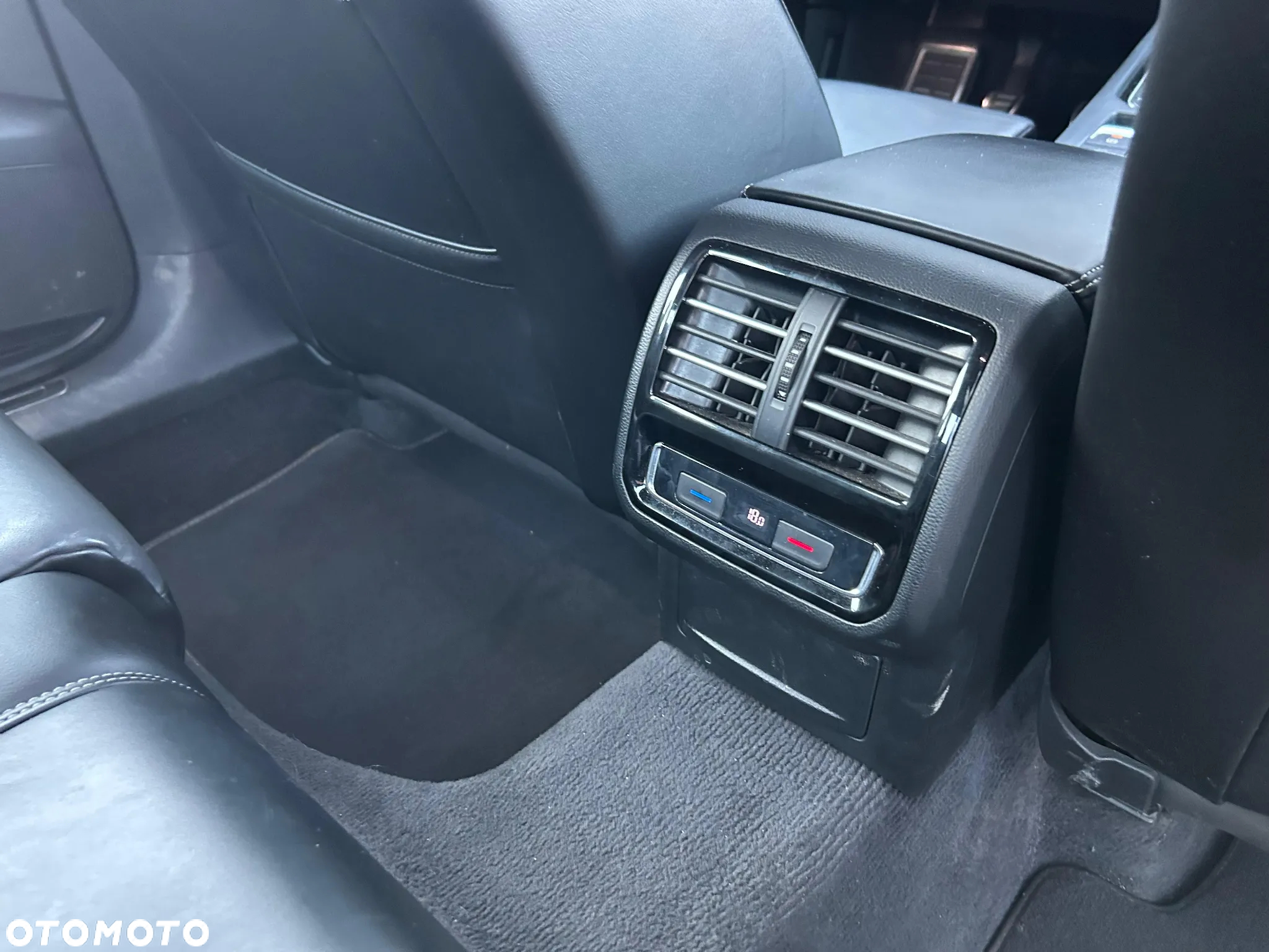 Volkswagen Passat - 35