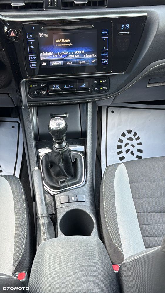 Toyota Auris 1.6 Premium - 6
