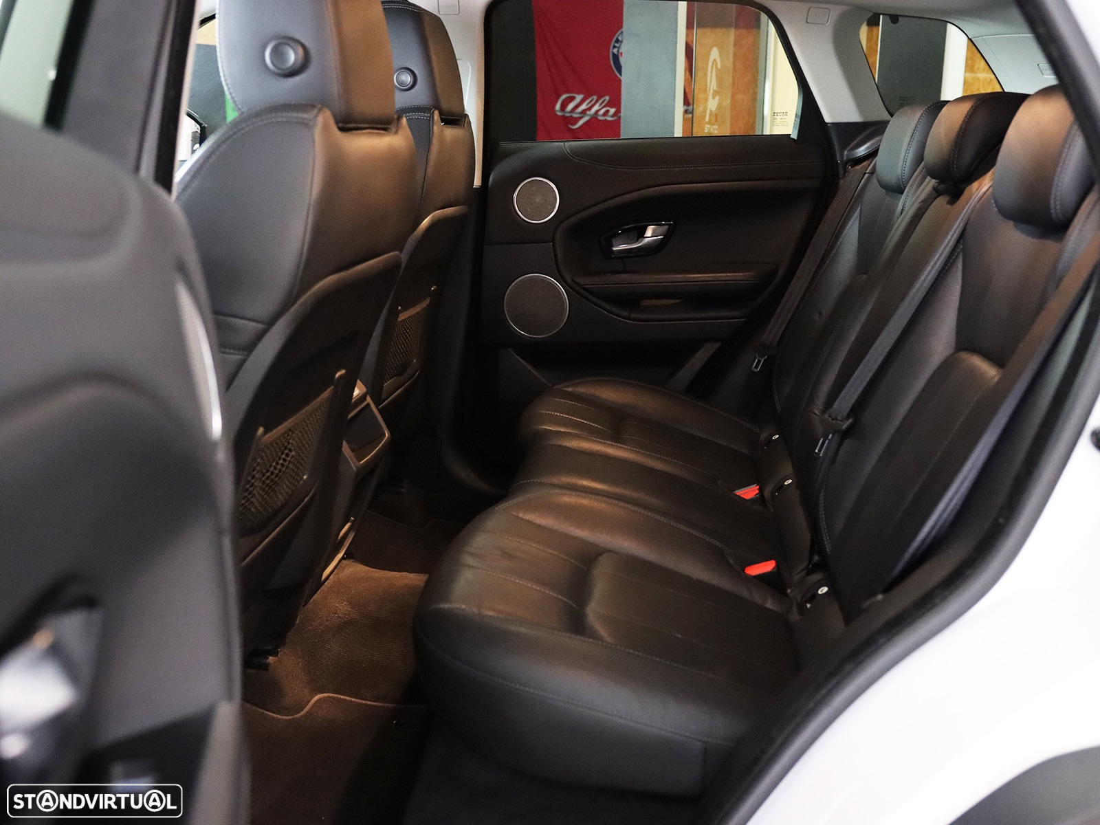 Land Rover Range Rover Evoque 2.0 TD4 HSE Dynamic Auto - 28