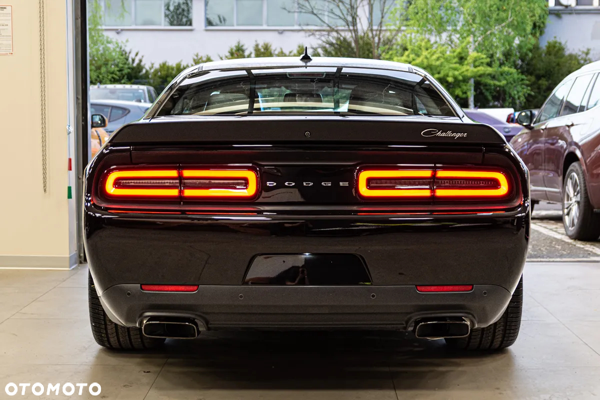 Dodge Challenger 6.2 Redeye Widebody - 12