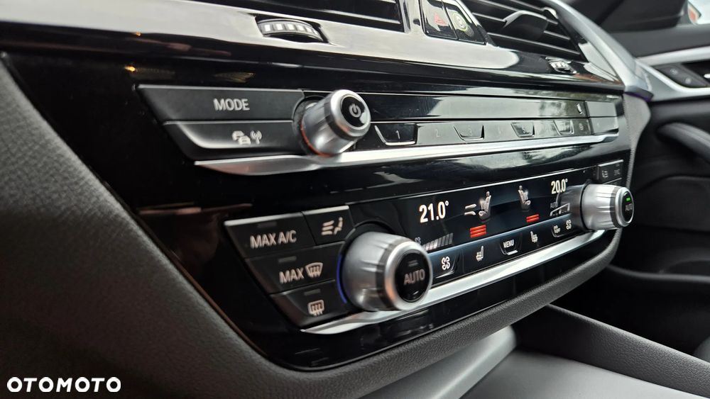 BMW Seria 5 520i Luxury Line - 31