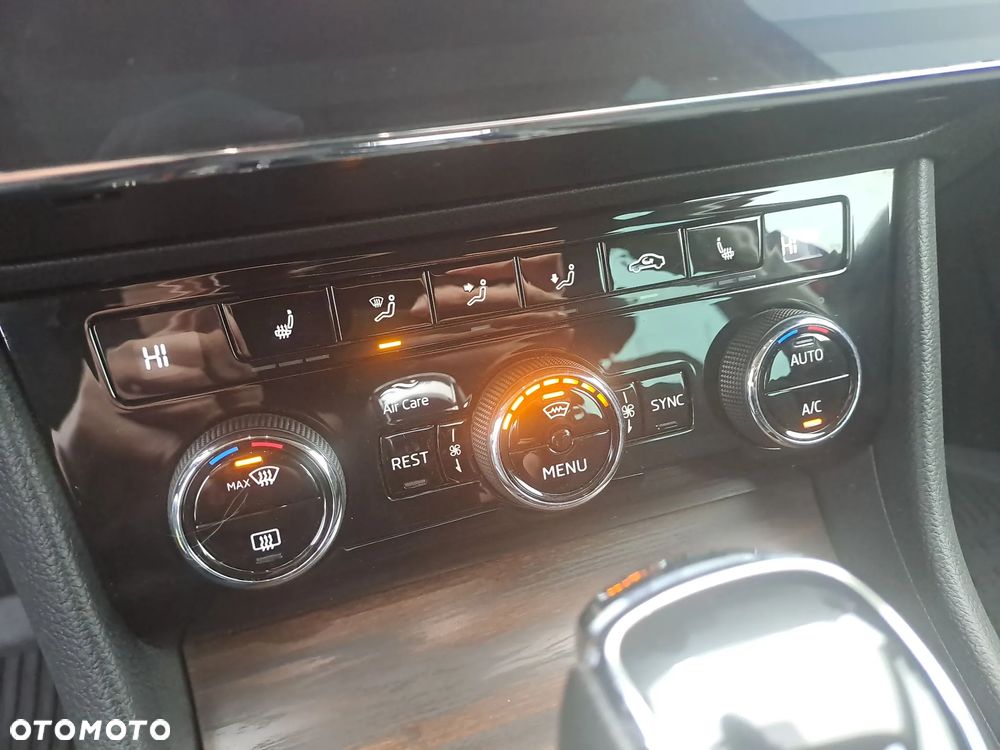 Skoda Superb 2.0 TDI SCR 4x4 Scout DSG - 17