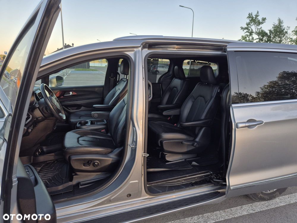 Chrysler Pacifica - 6