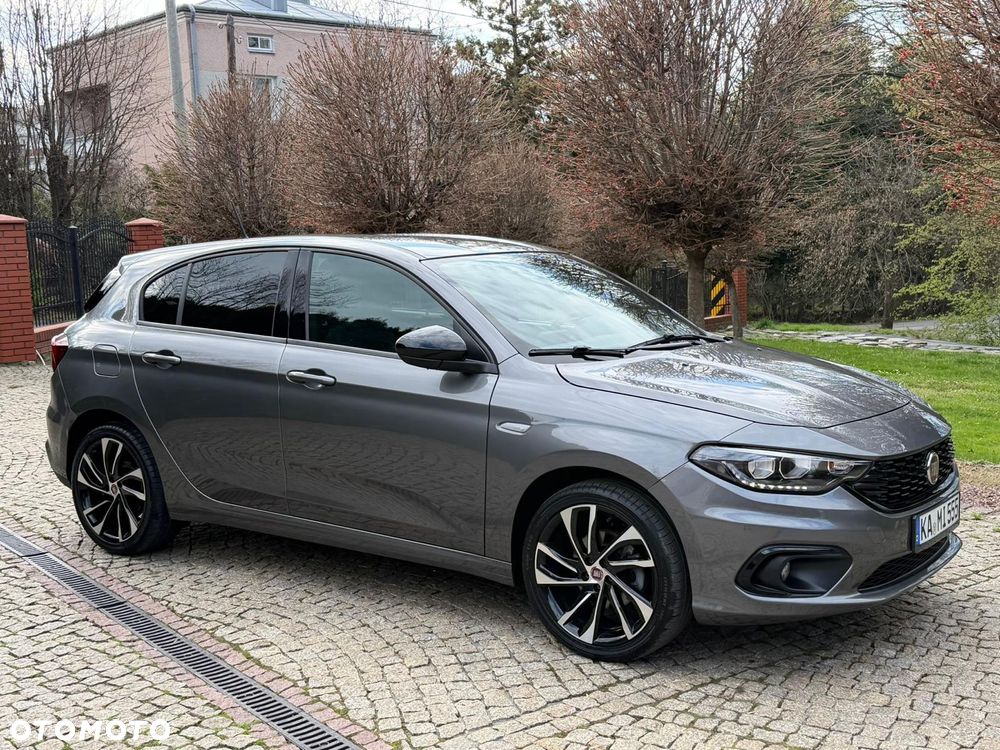 Fiat Tipo - 12