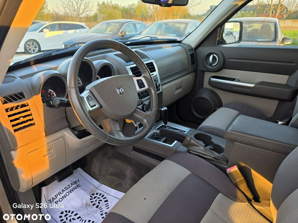 Dodge Nitro - 25