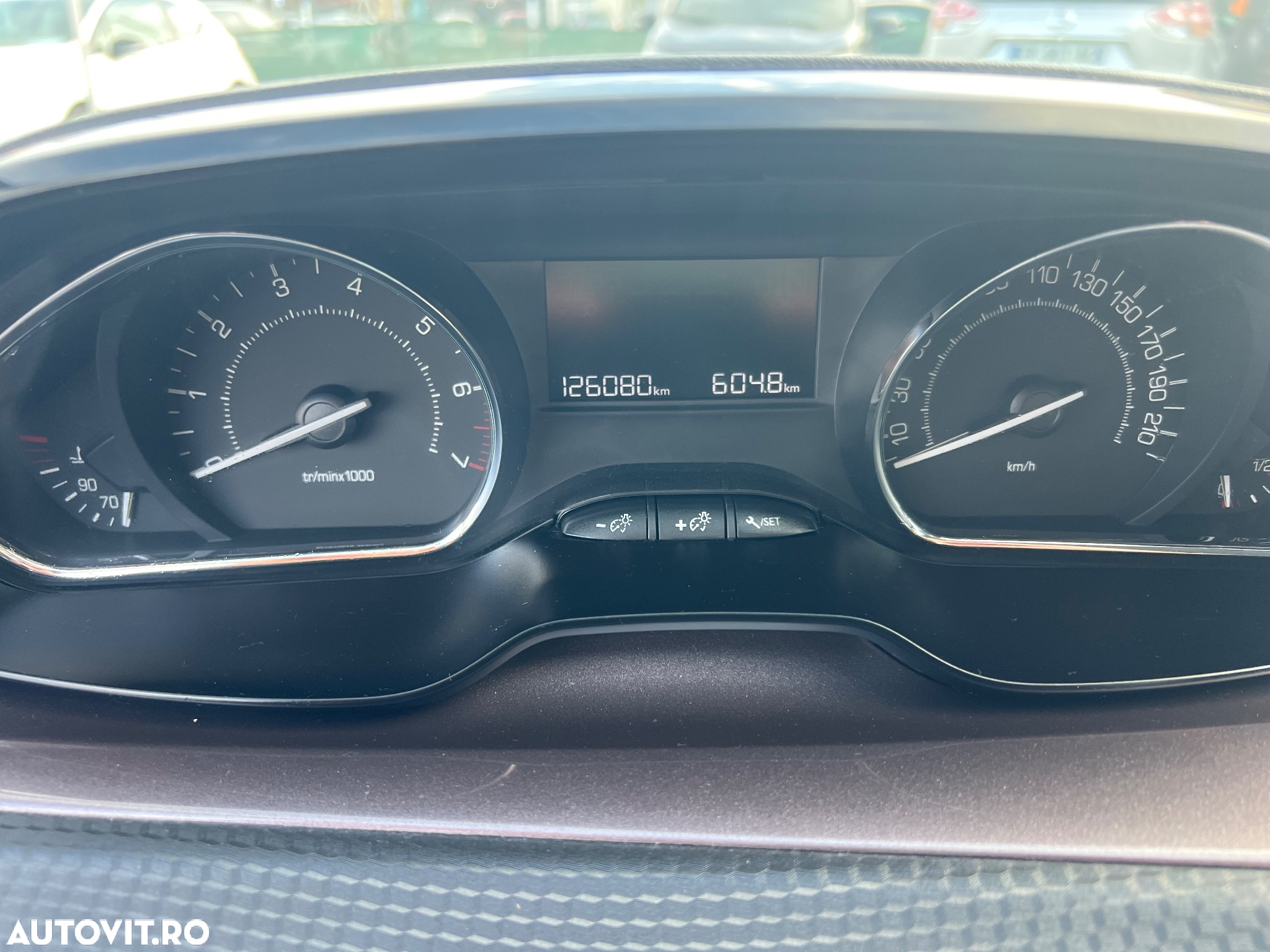 Peugeot 2008 1.2 L PureTech STT Active - 10