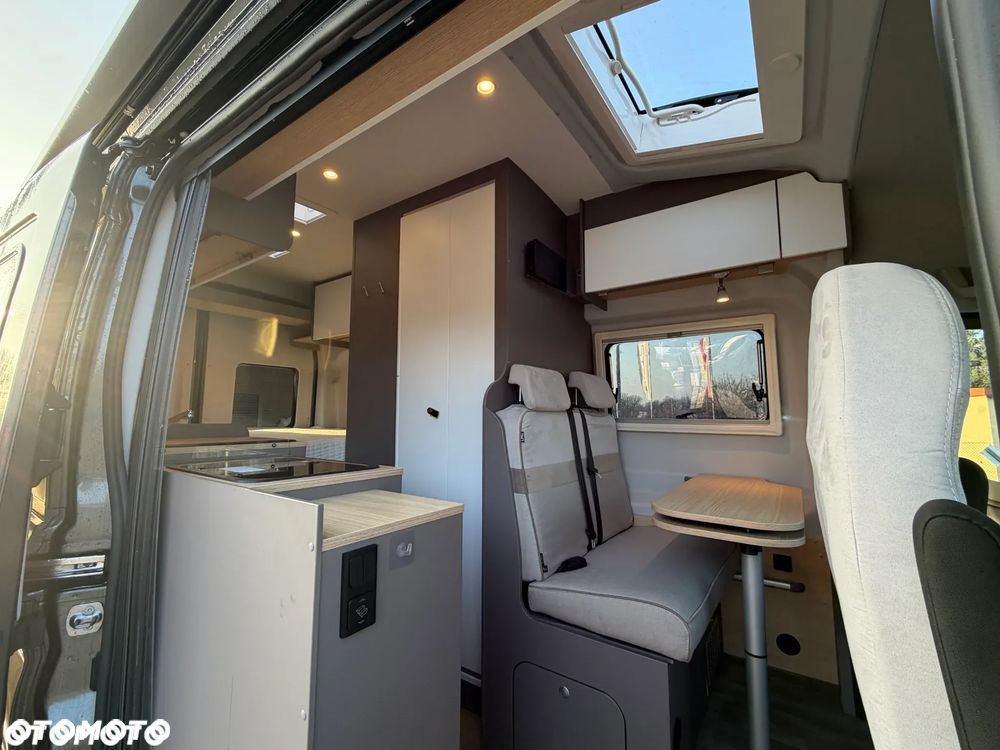 Ford LMC INNOVAN C 590 - 24