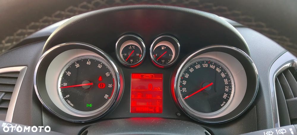 Opel Astra 1.4 Turbo Exklusiv - 24