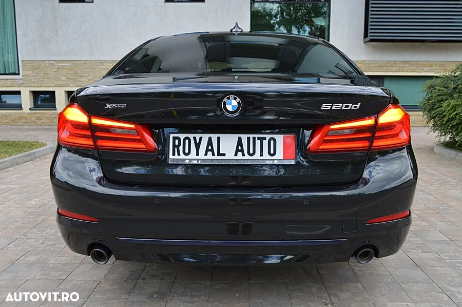 BMW Seria 5 520d xDrive AT - 11