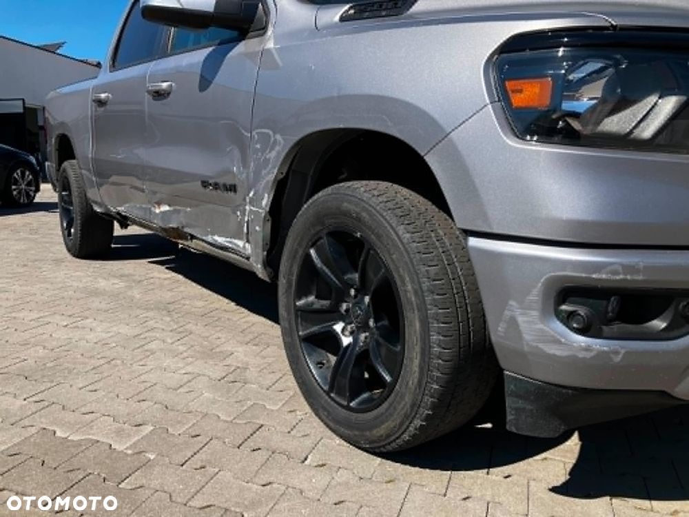 RAM 1500 5.7 Crew Cab Laramie - 9